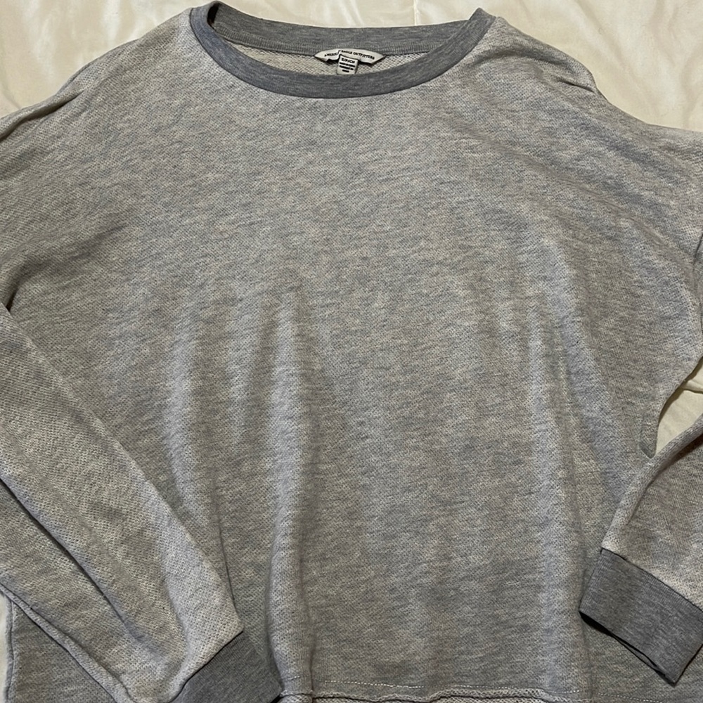 Gray cropped crewneck size S